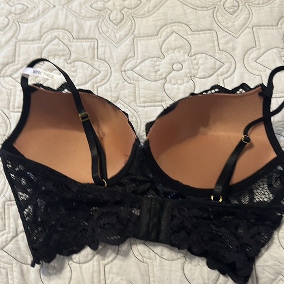 Daisy Fuentes Intimates NWOT Wire Free black lace Bra 38C and panty L set. - Picture 6 of 9
